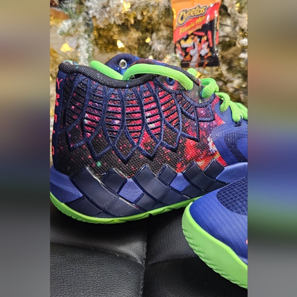 Lamelo Ball 1of1 Galaxy Pumas - Picture 4 of 11